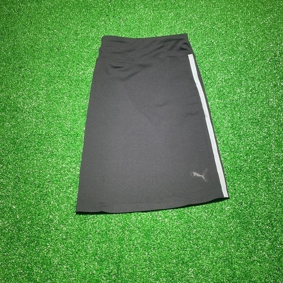 Women’s Athletic Puma Skirt. Size Large.